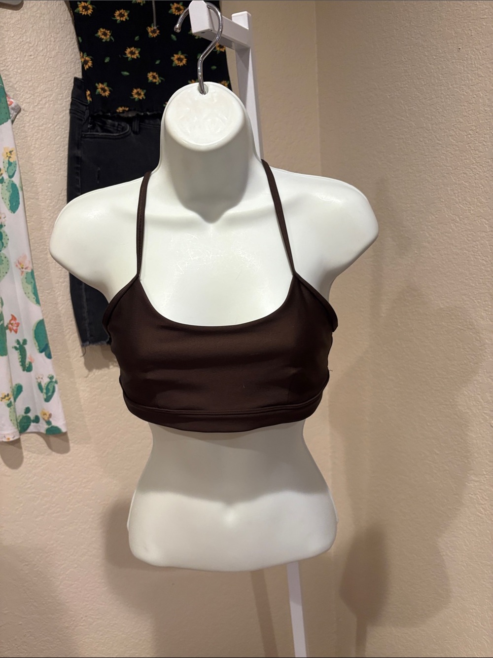 ALO Yoga Airlift Intrigue Sports Bra Espresso - Picture 2 of 10